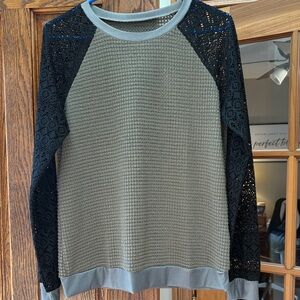 Chic Black and Gray Lace Sleeve Olive Top